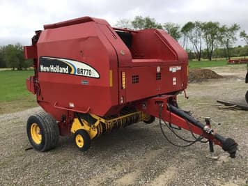 Main image New Holland BR770A